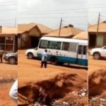 #NigeriaDecides: INEC Officials Seen Exchanging Ballot Boxes Into A Private Car In Abuja