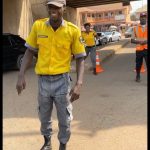 Moment Davido Sprays Money On Traffic Police After Spotting Him In A Ride (Watch Video)
